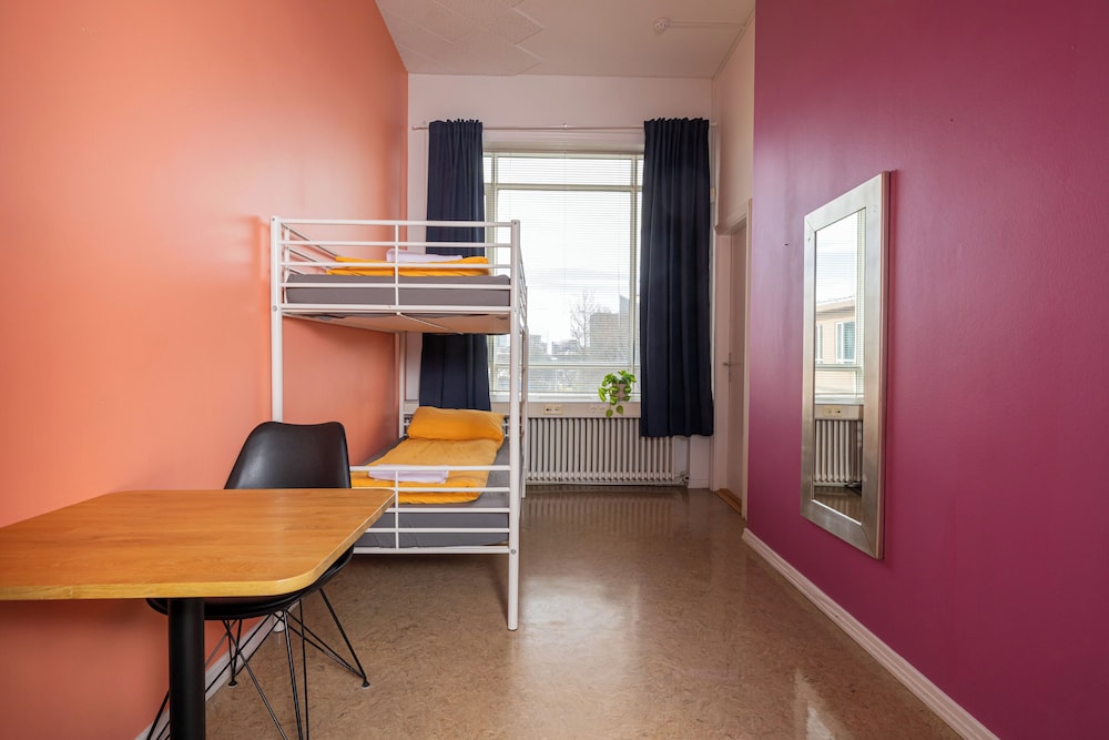 Economy Twin Room Shared Bathroom and Free Parking photo 1