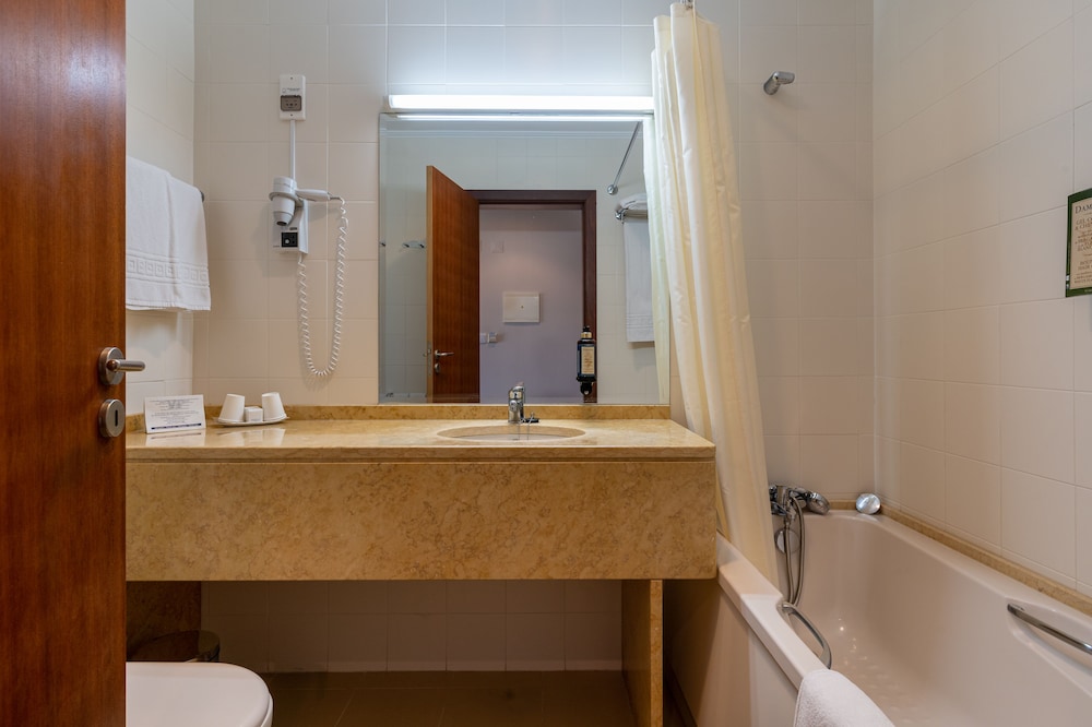 Twin Room - Photo 5