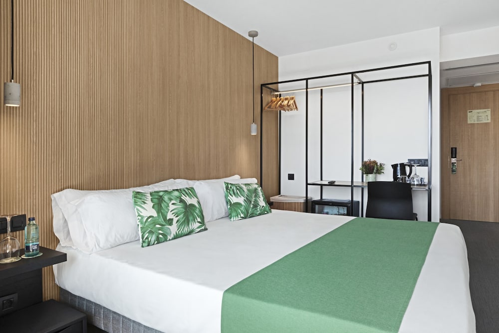 Double Room, Balcony, Pool View thumbnail 6