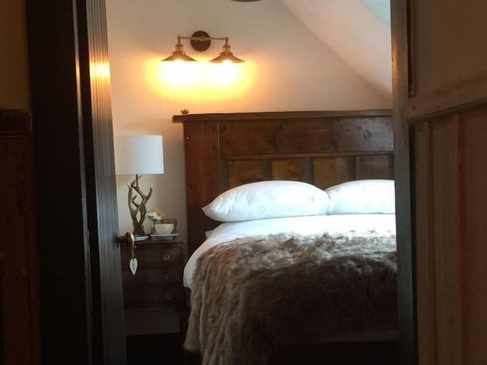 Single Room, Ensuite, Mountain View (Room 2) photo 1
