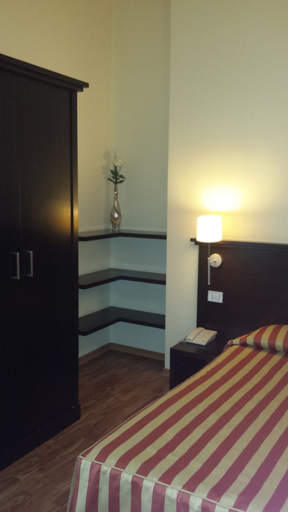 Standard Single Room photo 2