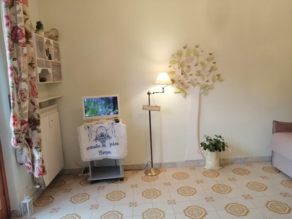 Apartment photo 2
