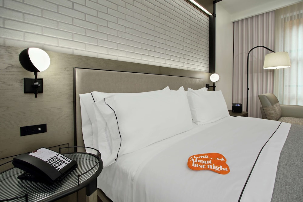 Suite, 2 Bedrooms photo 1