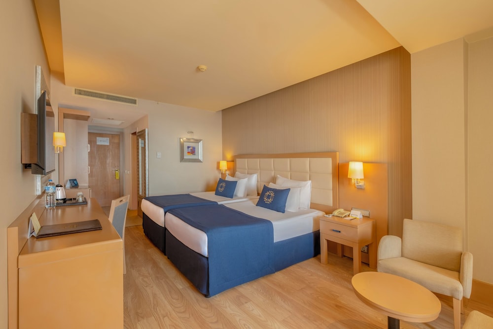 Deluxe Room Garden View Room (Main Building or Garden Rooms) photo 3