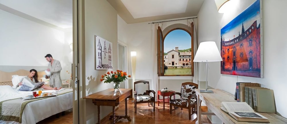 Suite, Balcony