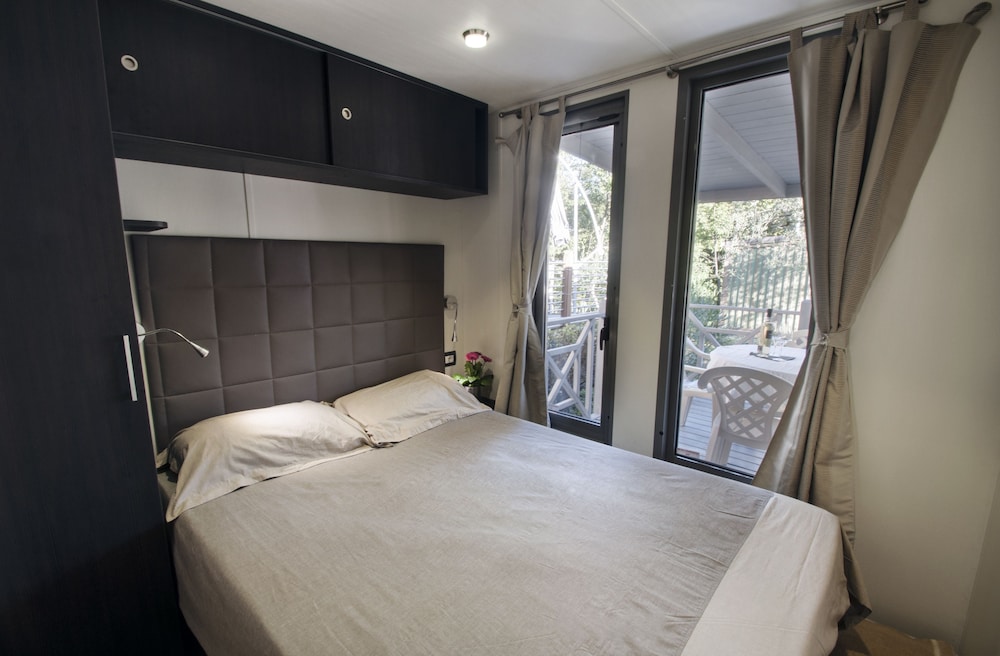 Premium Mobile Home, 3 Bedrooms photo 3