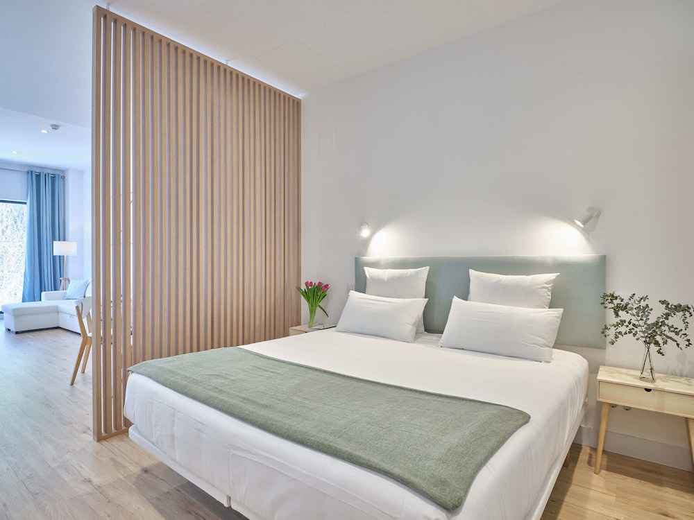 Deluxe Suite - Photo 2