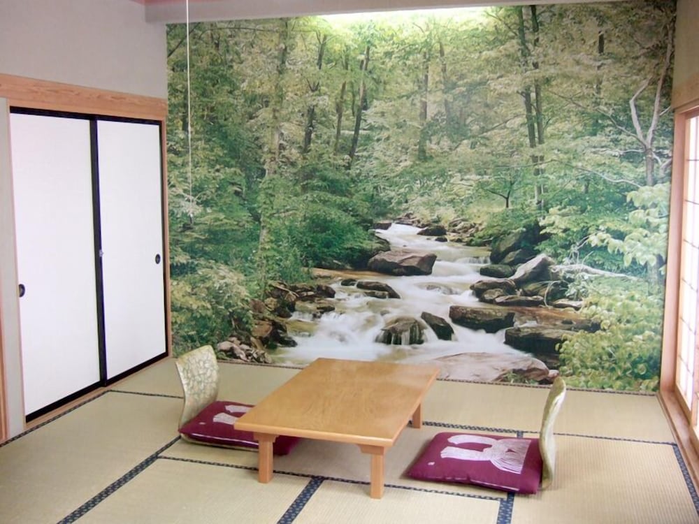 Japanese Style Room with Shared Toilet for 6 Guests