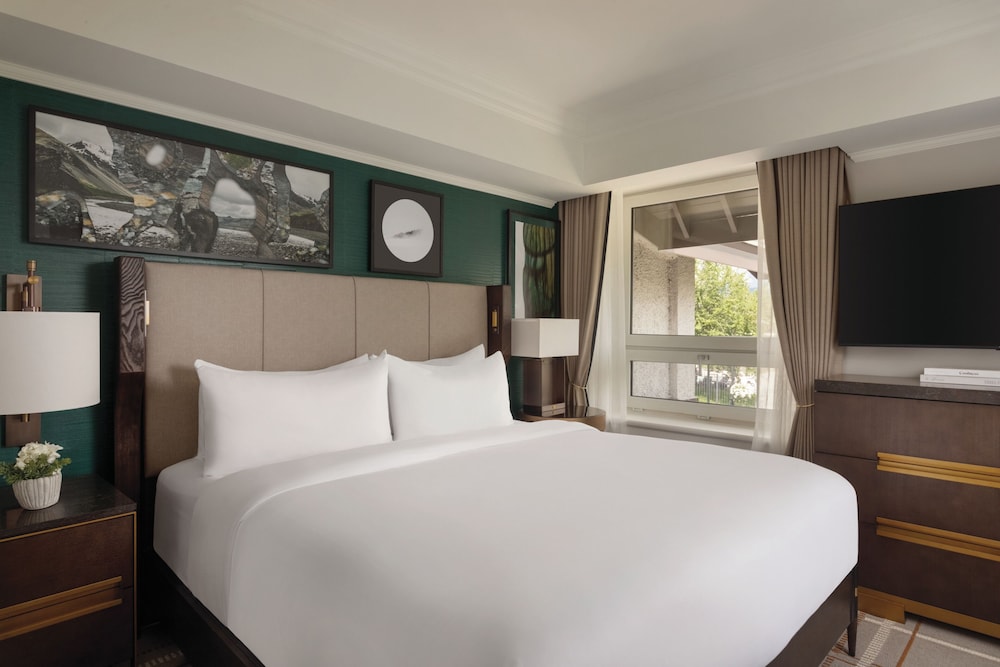 Suite, 1 King Bed (Gatehouse) - Photo 1