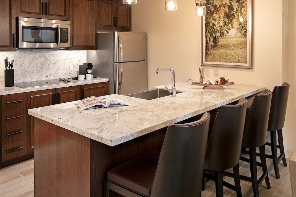Suite, 2 Bedrooms (Reserve - King/QQ) - Photo 3