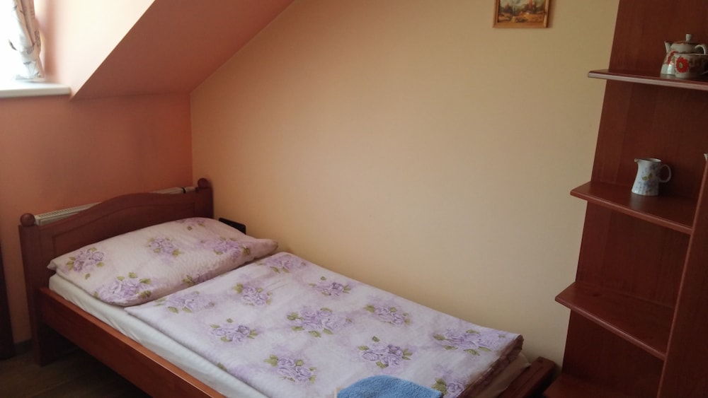 Economy Double Room, Shared Bathroom photo 3