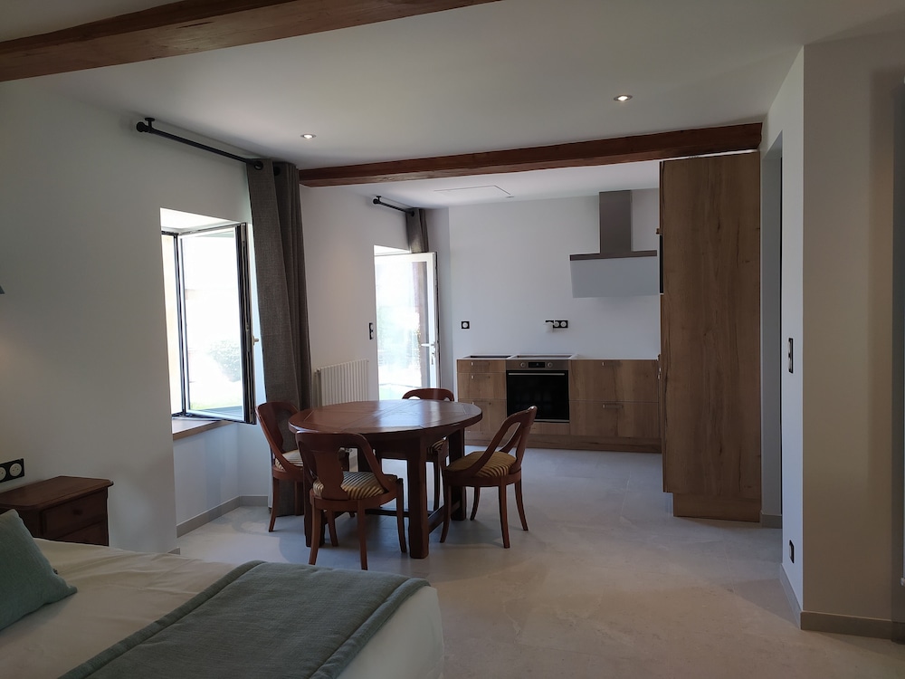 Comfort Apartment photo 2