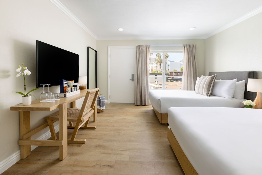 Premier Room, Partial Ocean View photo 1