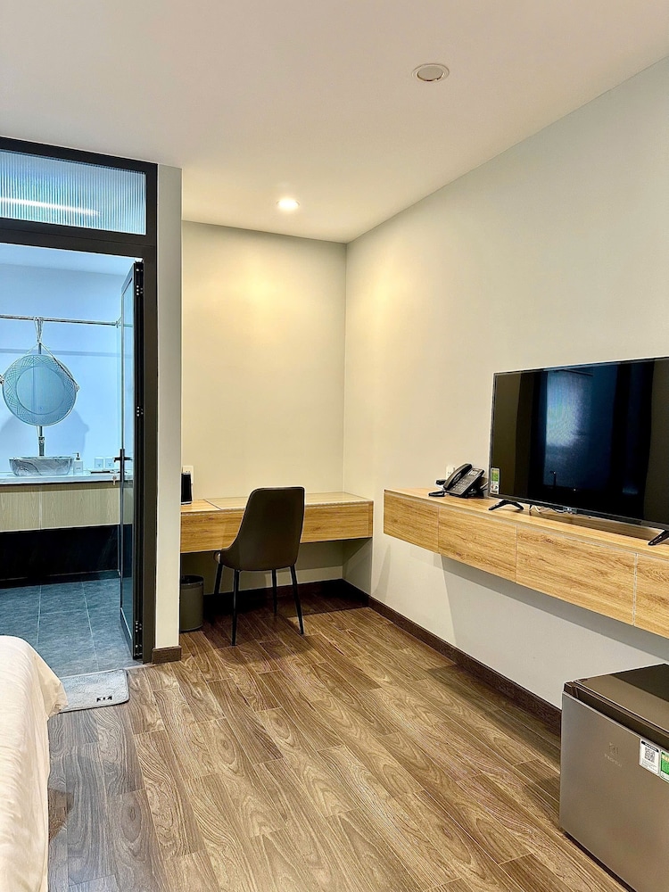 Standard Double Room, Balcony, Garden View