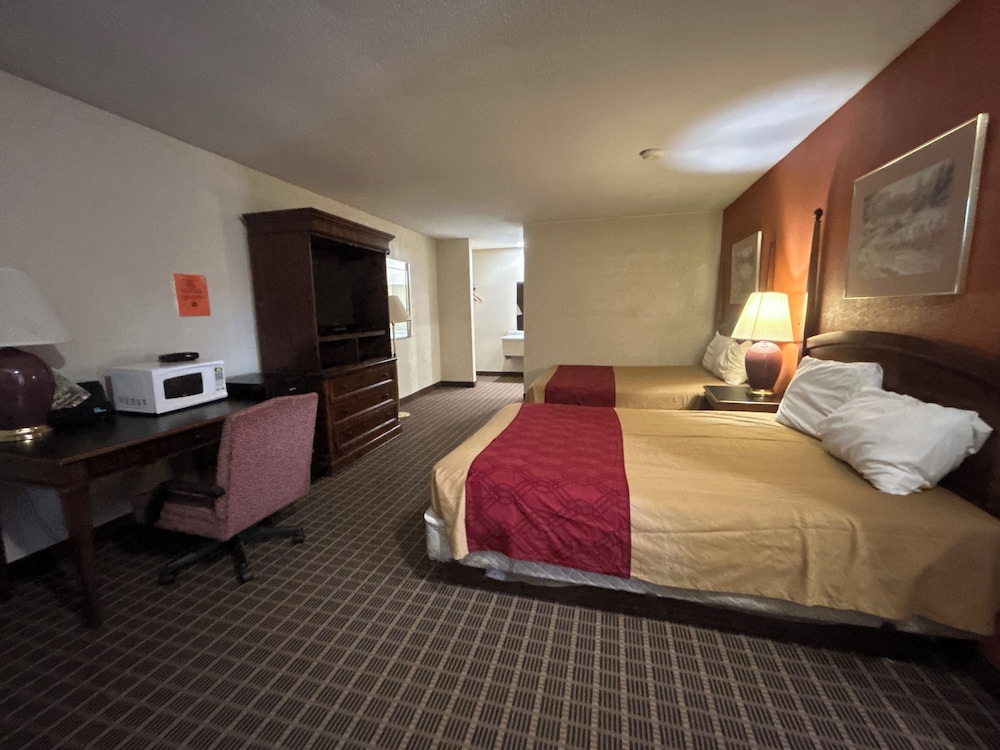 Suite, 2 Queen Beds, Non Smoking photo 2