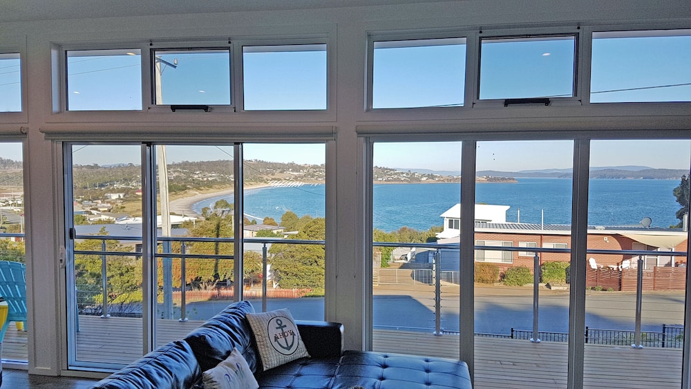 Superior House, Beach View photo 1