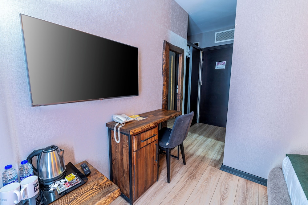 Standard Room, 1 Double Bed, Ground Floor photo 3