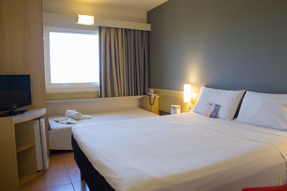Room, Multiple Beds - Photo 2