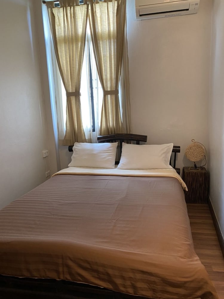 Air-Con Standard Double room