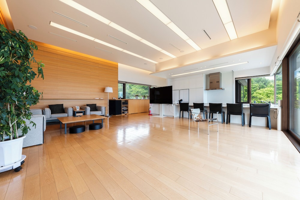 Basic Villa photo 1