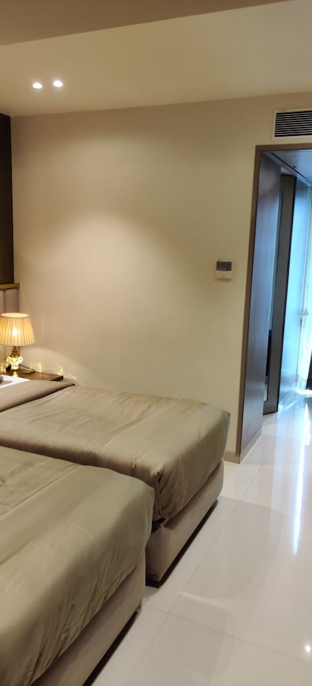 Deluxe Double or Twin Room - Photo 5