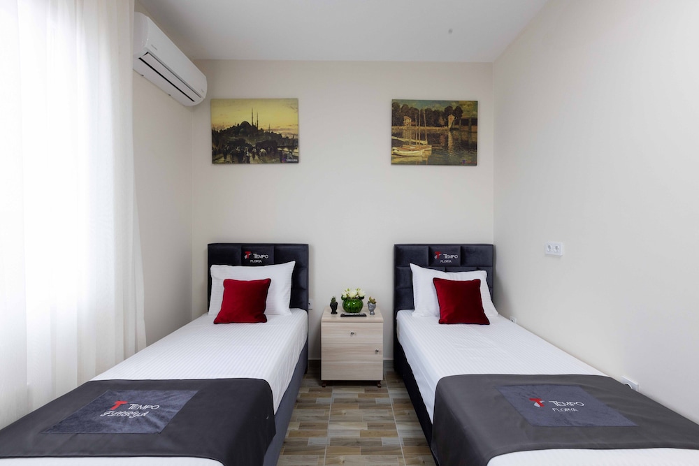 Deluxe Double or Twin Room photo 3