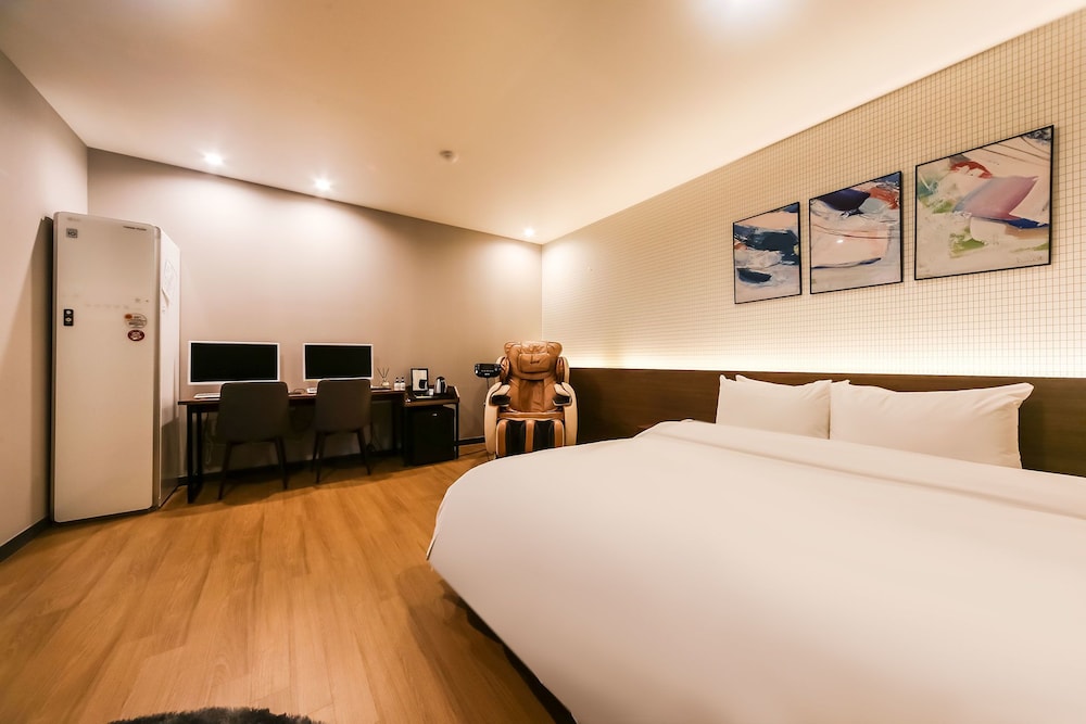 Studio Suite, 1 Queen Bed photo 1
