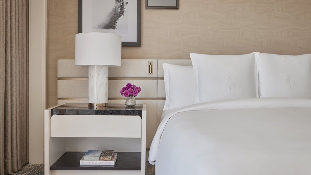 Deluxe Room, 2 Queen Beds - Photo 2