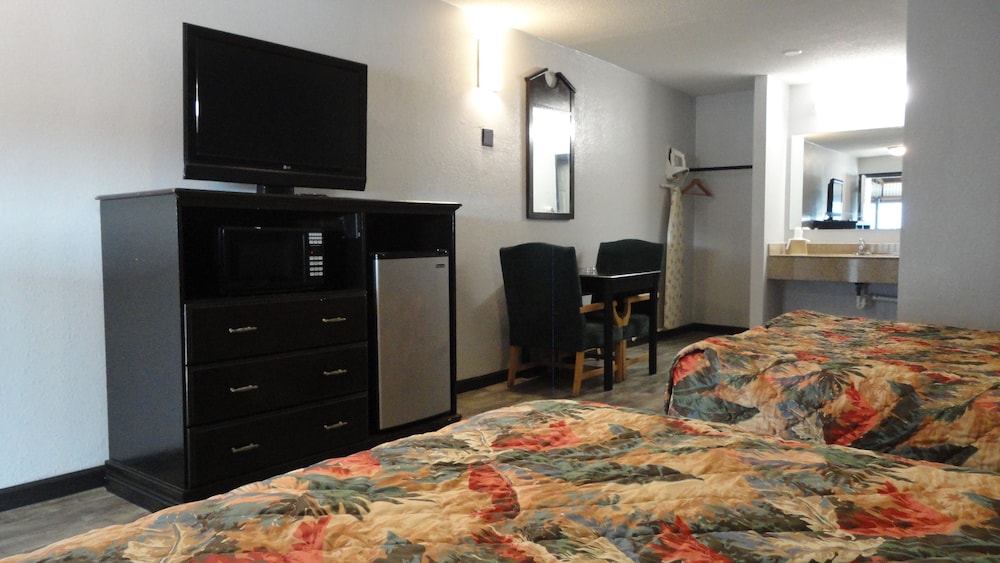 Standard Double Room, 2 Queen Beds, Non Smoking photo 2