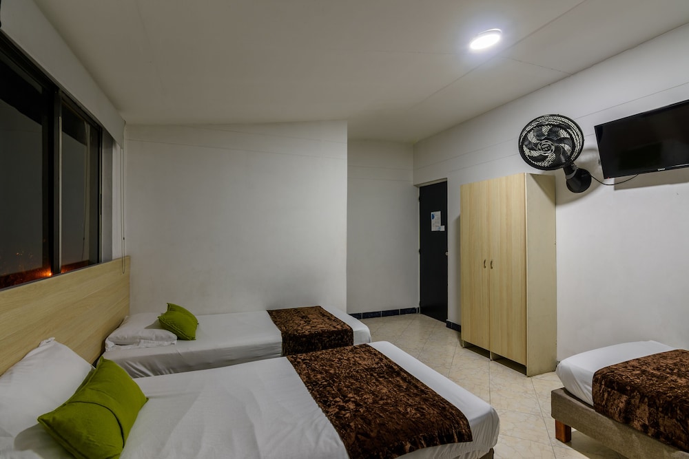 Standard Triple Room - Photo 2
