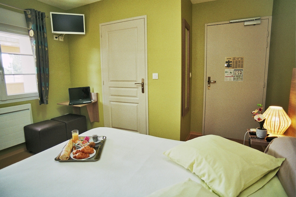 Standard Room photo 3