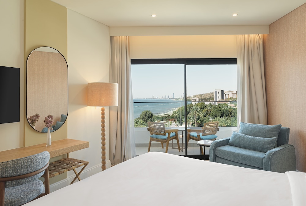 Deluxe Room Sea View - Photo 6