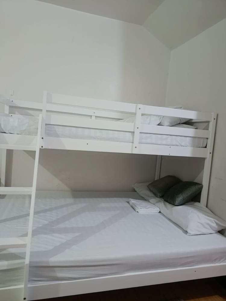 Basic Condo, 1 Bedroom, Balcony, City View photo 2