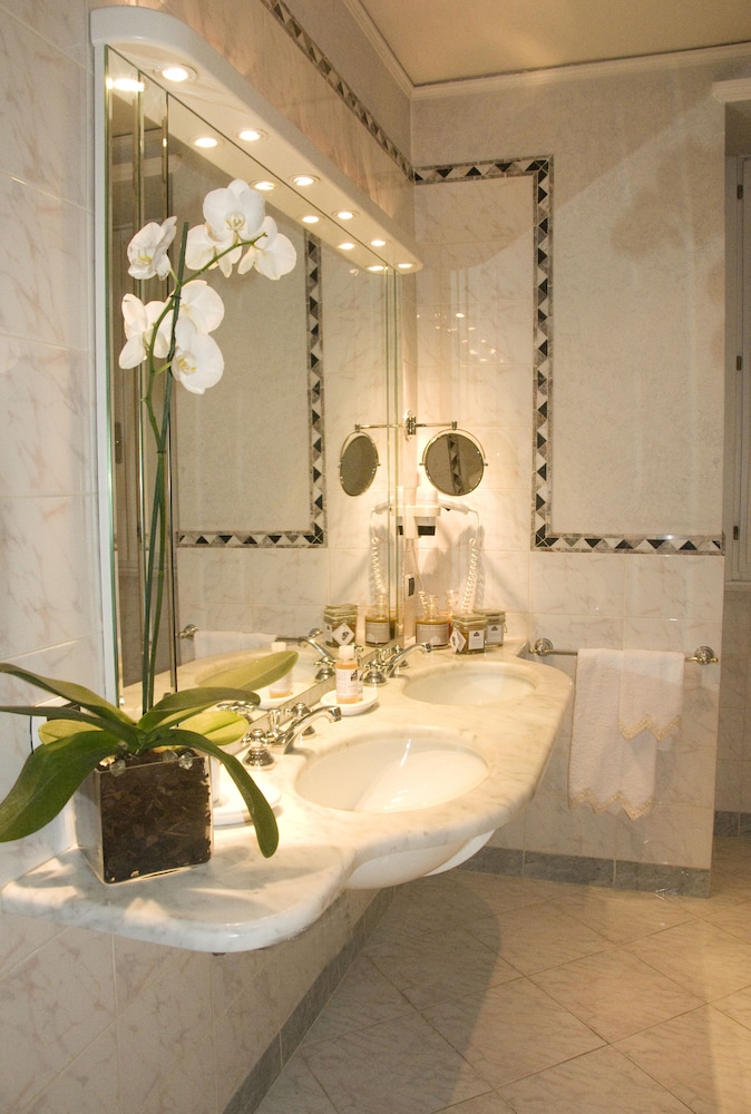 Superior Double or Twin Room - Photo 5