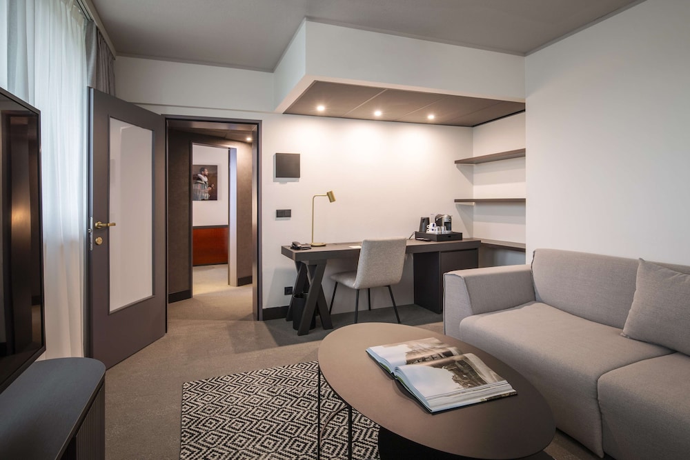 Suite (Master)