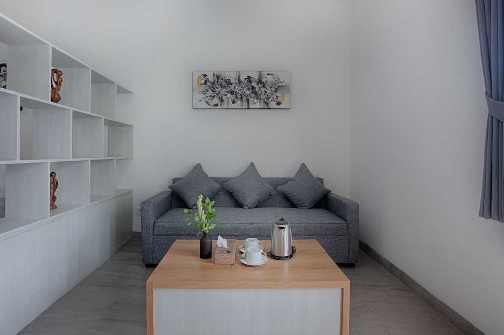 Deluxe Ground Floor - Photo 10