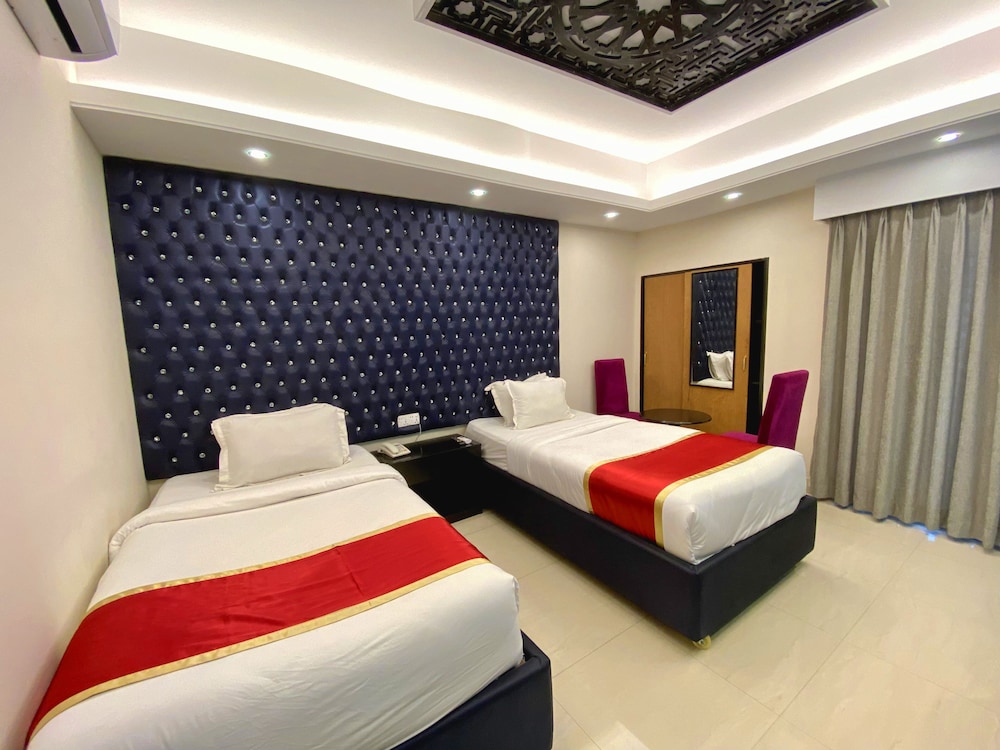Deluxe Twin Room, City View - Photo 4