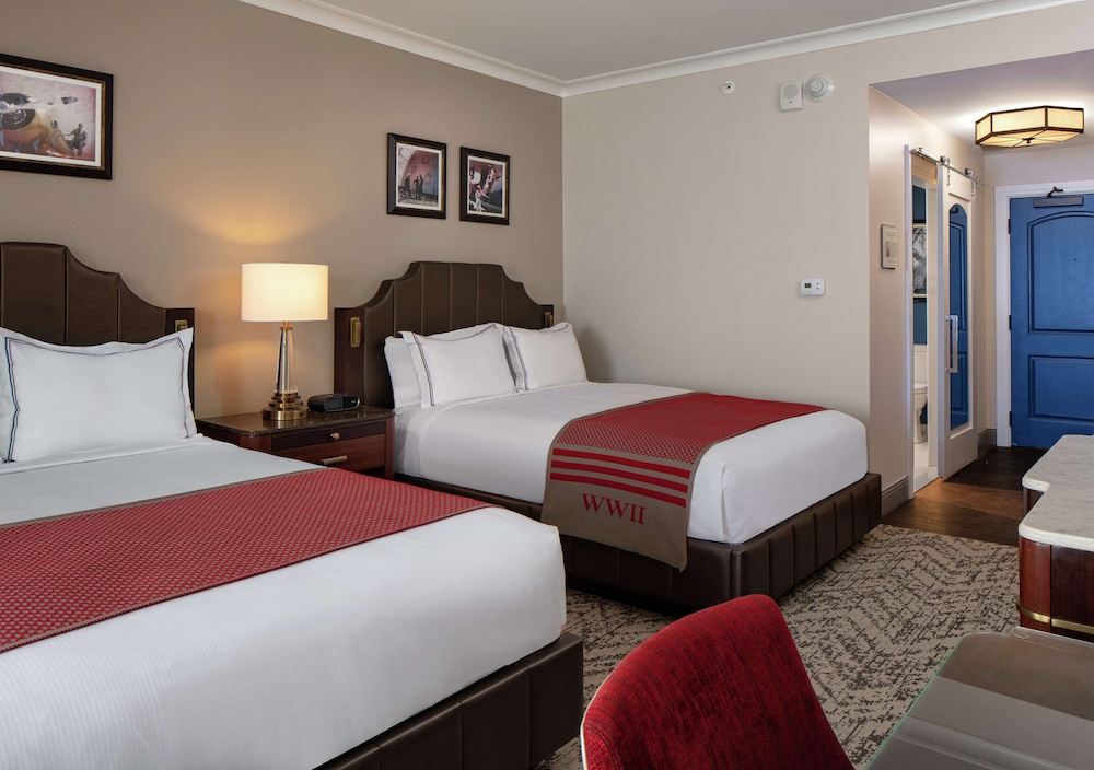 Room, 2 Queen Beds - Photo 2