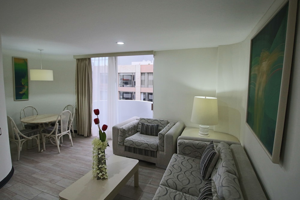 Suite, 2 Double Beds, City View (Master Suite) photo 3