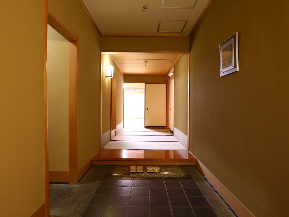 Special 3 Japanese-Style Rooms With Beds (Main Room + Secondary Room+ Sub-Room,130sqm) Momoyamadai photo 2