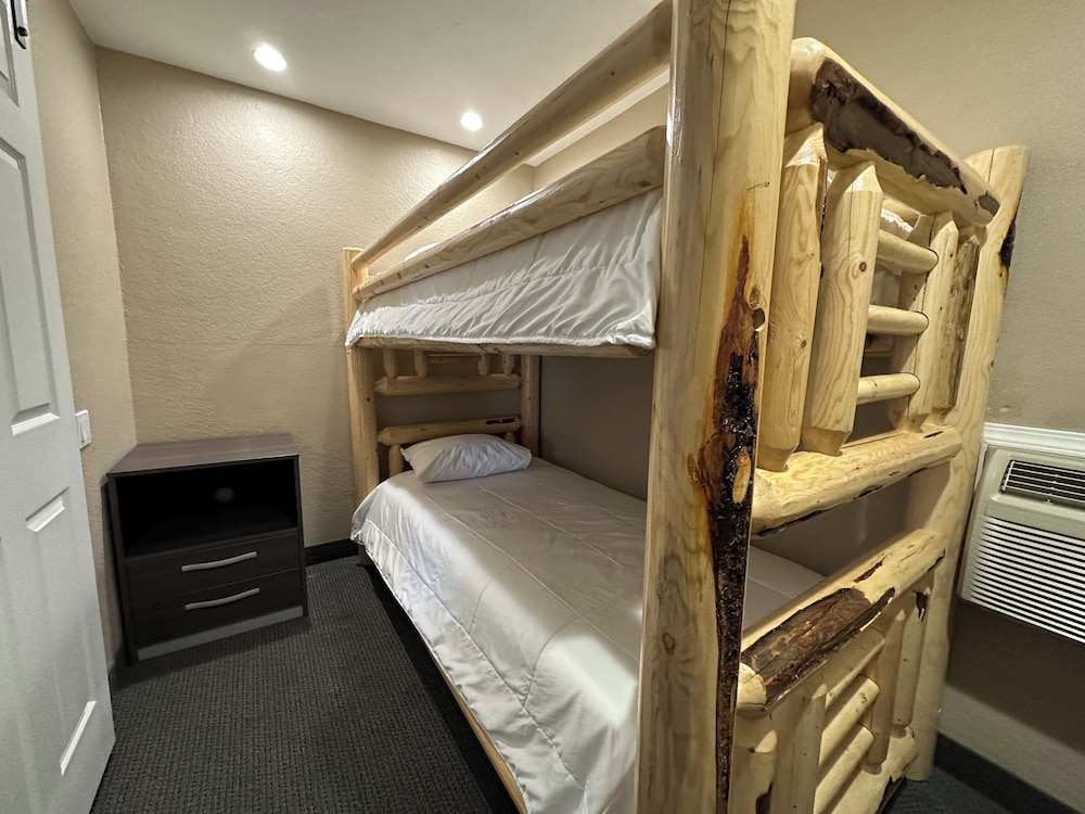 Double Room, Multiple Beds, Non Smoking