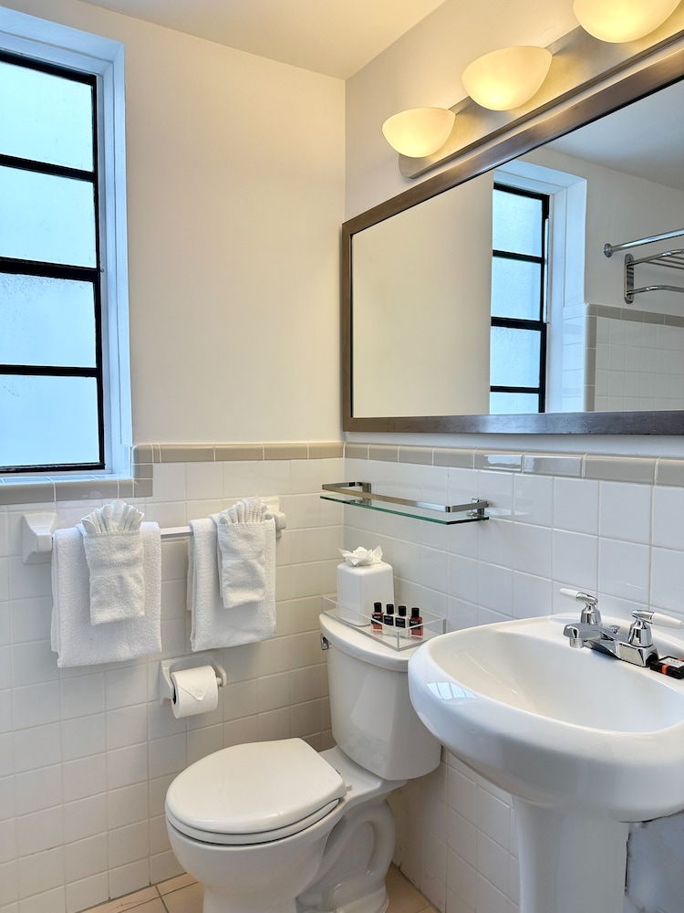 Room, 2 Double Beds, Ocean View - Photo 7