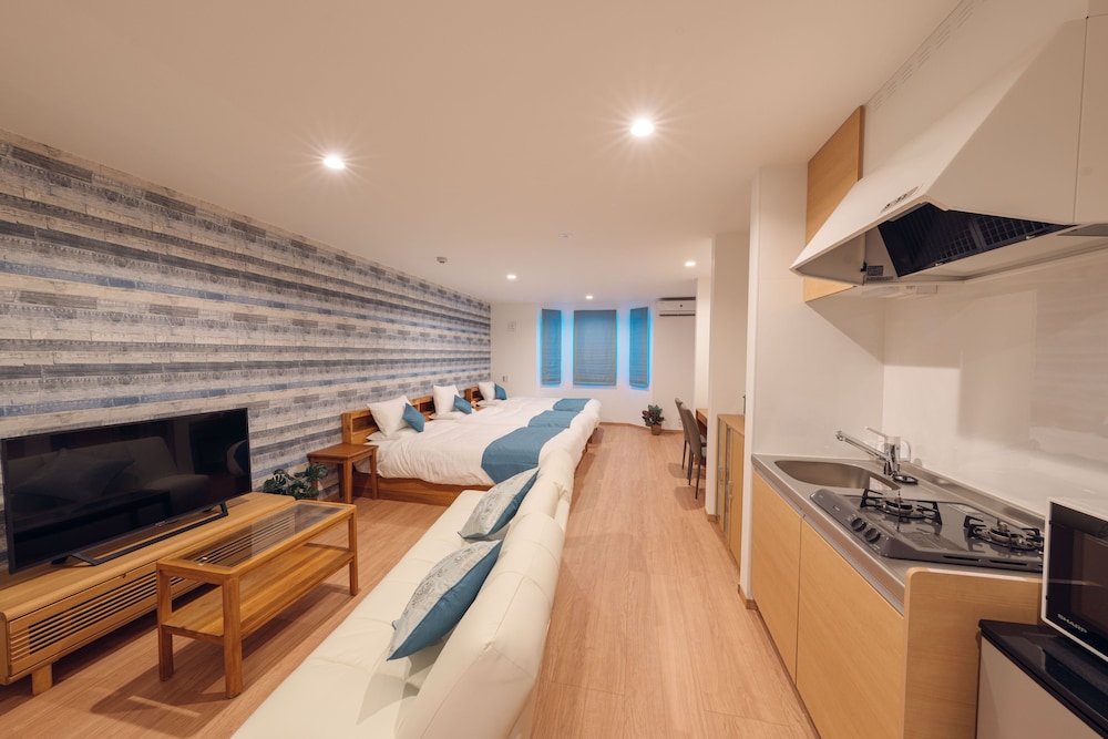 Universal Room Superior Triple Non-smoking - Photo 1