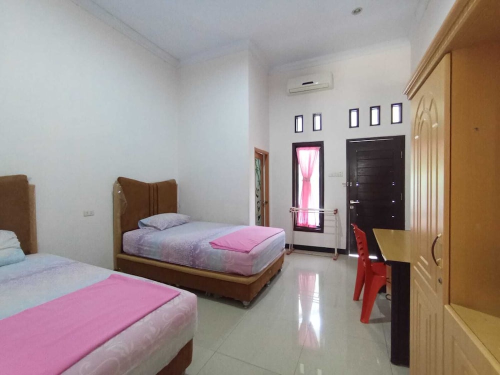 Standard Twin Room photo 2