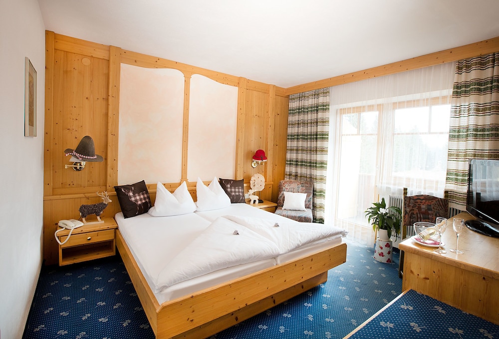 Double Room, Balcony, Mountain View photo 2