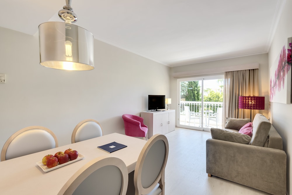 One Bedroom Apartment - Photo 5