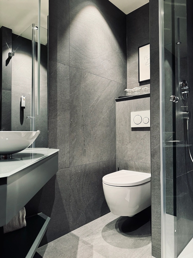 Signature Studio Suite photo 3
