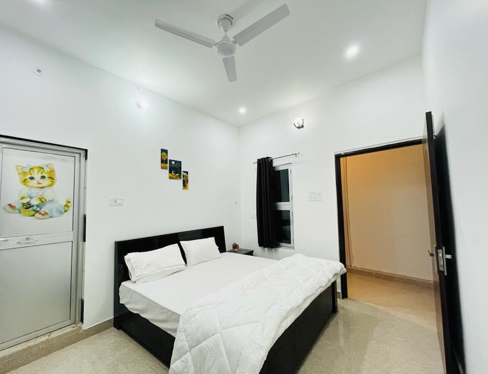 Deluxe Quadruple Room, City View