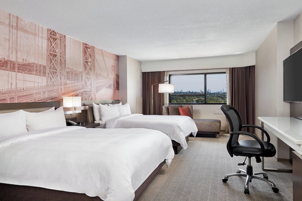 Deluxe Room, 2 Queen Beds photo 3