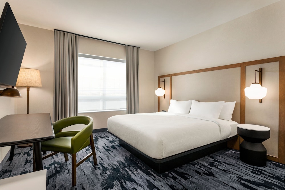Standard Room, 1 King Bed (Mobility Accessible, Roll-in Shower) - Photo 2